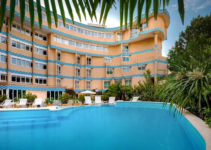 Savoia 4* Римини